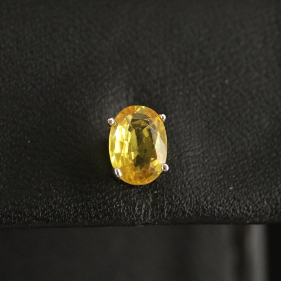 Vintage 14K White Gold Yellow Sapphire Stud Earrings - Picture 5 of 5